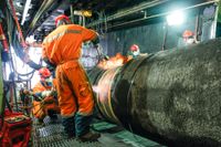 Arbetet med att lägga Nord Stream-gasledningen från Ryssland till Tyskland från ett fartyg baserat i Slite på Gotland när det pågick i maj 2010.
