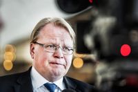 Försvarsminister Peter Hultqvist vill att Sverige ska lära av Nato om propagandakrig.