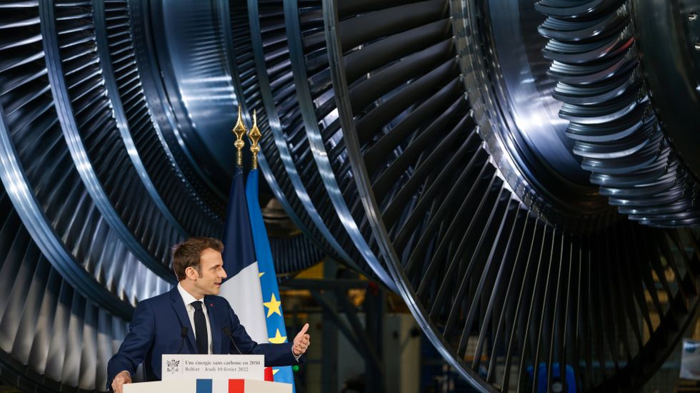 Frankrikes president Emmanuel Macron gav på torsdagen beskedet att landet ska bygga upp till 14 nya kärnkraftsreaktorer. Tillkännagivandet gjordes i ett tal hos en turbintillverkare i Belfort.