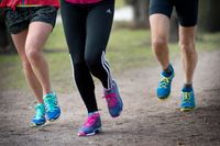 En grupp löpare tränar tillsammans. Huruvida de har laddat ner en app är okänt.