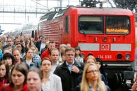 Folkligt och fullsatt? Tyskland satsar på en fortsatt renässans för tågtrafiken. Arkivbild från Frankfurt.