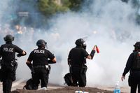Denverpolisen satte bland annat in tårgas mot demonstranter i maj 2020.