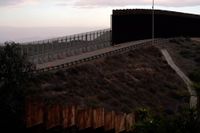 En ofärdig del av gränsmuren mellan Tijuana i Mexiko och San Diego i USA. Bilden togs i mitten av januari.