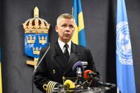 Kommendör Jonas Wikström, Försvarsmaktens operationsledare, på kvällens presskonferens.