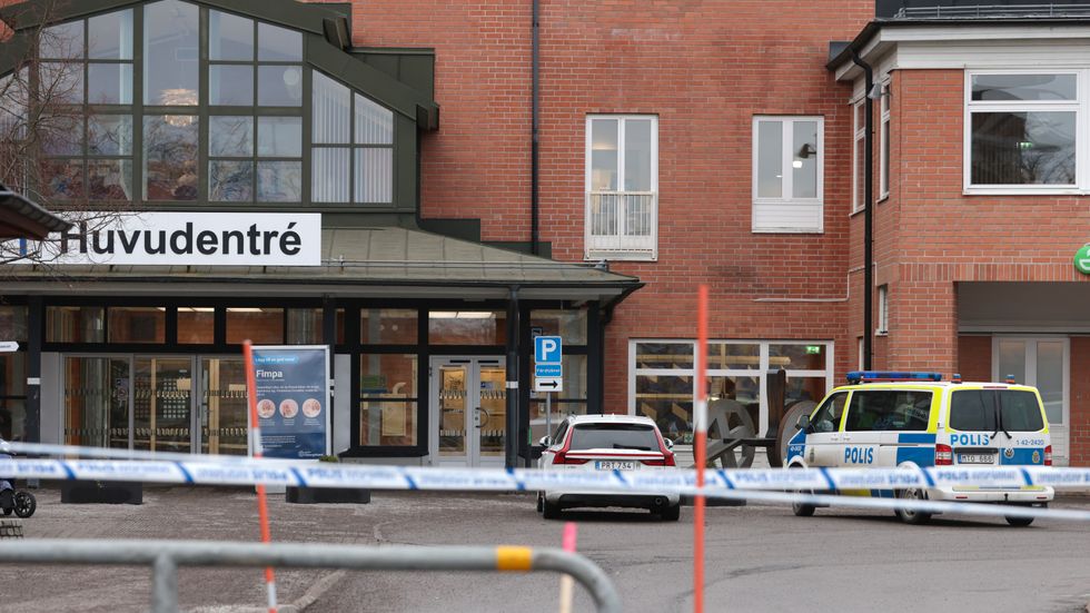 Polispatruller vid Vrinnevisjukhuset i Norrköping.