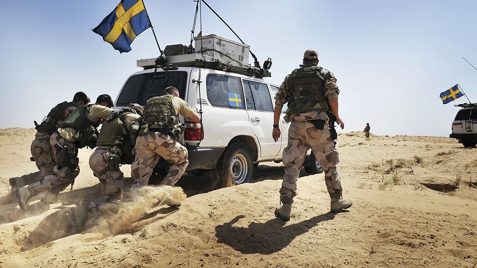 Så svenska soldater i Afghanistan är moraliska, men inte de vapen de bär med sig?
