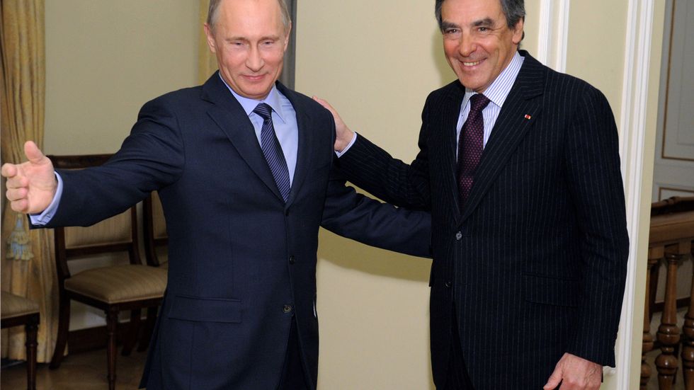 Rysslands president Vladimir Putin och Frankrikes tidigare premiärminister François Fillon, som kandiderar i presidentvalet i vår. Bilden är från 2013. Arkivbild.