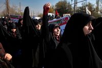 Demonstranter i Teheran på lördagen.