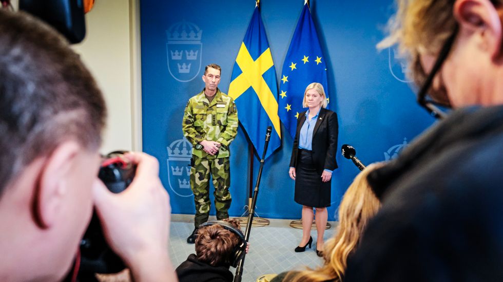 ÖB Micael Bydén och Statsminister Magdalena Andersson (S).