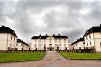 Rosersbergs slott. Här ordnade den mutmisstänkte myndighetschefen lägenheter åt sina släktingar.