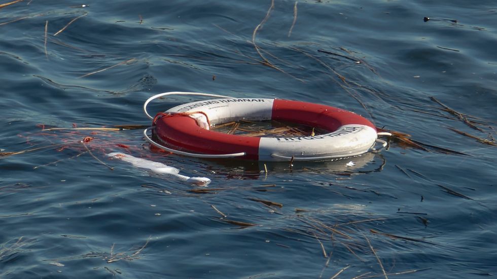 En kvinna hittades livlös i vattnet i en sjö norr om Hässleholm. Arkivbild.