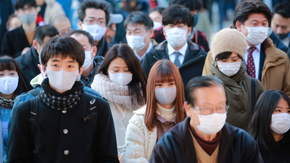 Nya restriktioner i coronapandemins spår ger avtryck på Tokyos börs. Arkivbild.
