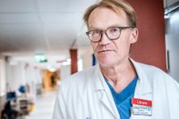 Johan Styrud, överläkare på Danderyds sjukhus, uppmanar även unga och pigga människor att vaccinera sig.