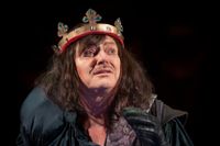 Dan Ekborg i ”Barrymore”, pjäsen om en åldrad aktör som ska återuppliva sin paradroll, Shakespeares Richard III.