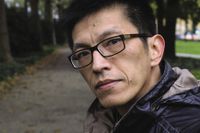 Xiao Bai är född 1968 och bor i Shanghai. ”Avspärrningen” belönades 2019 med Lu Xun-priset, en av Kinas främsta litterära utmärkelser.
