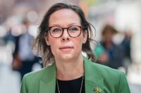 När beslut väl har fattats måste det offentliga sluta upp för att verkställa dem, skriver Maria Malmer Stenergard (M) om krav på myndigheter att rapportera personer som befinner sig illegalt i Sverige. 