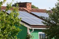 Informationen gällande elprisstödet till hushåll med solceller behöver korrigeras, säger Svenska Kraftnät. Arkivbild.
