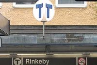 Rinkeby är en av tre tunnelbanestationer som kan stängas om inte hoten och skadegörelsen minskar.