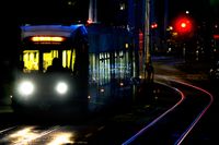 I Stockholm handlar det om att fylla kapacitetsgapet mellan buss och t-bana, skriver Thomas Lange och Carl Henrik Linder.