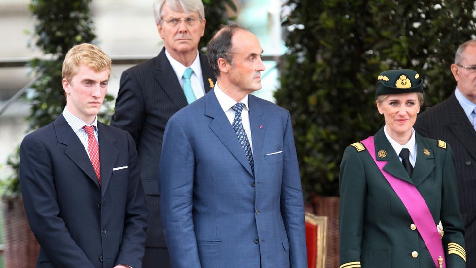 Prins Joachim, längst till vänster, bröt karantänen för att gå på fest i Spanien. Nu får han hård kritik för tilltaget, som dessutom ledde till att han smittades av covid-19.