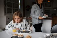 Åttaåriga Milje fick diagnosen celiaki som ettåring. Celiakiförbundet menar nu att trenden att skippa gluten gör att sjukdomen ifrågasätts.