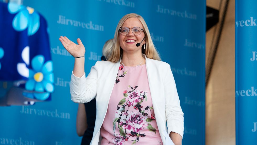 Sverigedemokraternas vice partiledare Julia Kronlid inför hennes tal under politikerveckan i Järva.