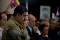 Nicolás Maduro betygar den framlidne Fidel Castro sin vördnad.