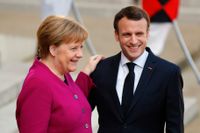 Tysklands förbundskansler Angela Merkel och Frankrikes president Emmanuel Macron vid ett möte i Paris i slutet av mars. Arkivbild.