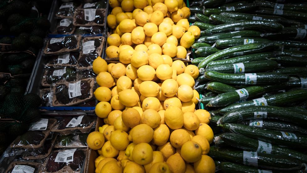 Bland annat har citroner blivit 34 procent dyrare och gurka har ökat 37 procent i pris sedan juli förra året.