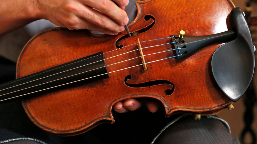 En dyrbar fiol har kommit tillbaka. Arkivbild på en annan dyrgrip, en Stradivarius.