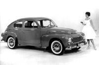 Tiderna förändras och vi med den. I slutet av 1950-talet presenterades Volvomodellen PV 544 på det här sättet.