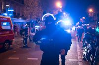Poliser utanför konsertlokalen Bataclan i Paris efter terrorattackerna i november 2015.