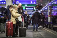 Passagerare väntar på det första nattåget i Wien med sikte på Bryssel, 19 januari.
