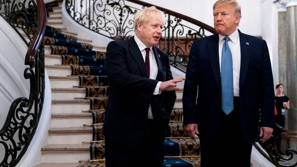 Storbritanniens premiärminister Boris Johnson och USA:s president Donald Trump under G7-mötet i franska Biarritz i augusti