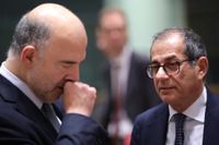 EU:s finanskommissionär Pierre Moscovici och Italiens finansminister Giovanni Tria vid ett möte i början av december. Arkivfoto.