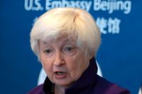 USA:s finansminister Janet Yellen sammanfattar veckans besök i Peking under en pressträff på USA:s ambassad.