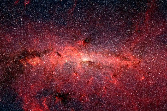 Bild av Vintergatan fotograferad av Nasas Spitzer Space Telescope.