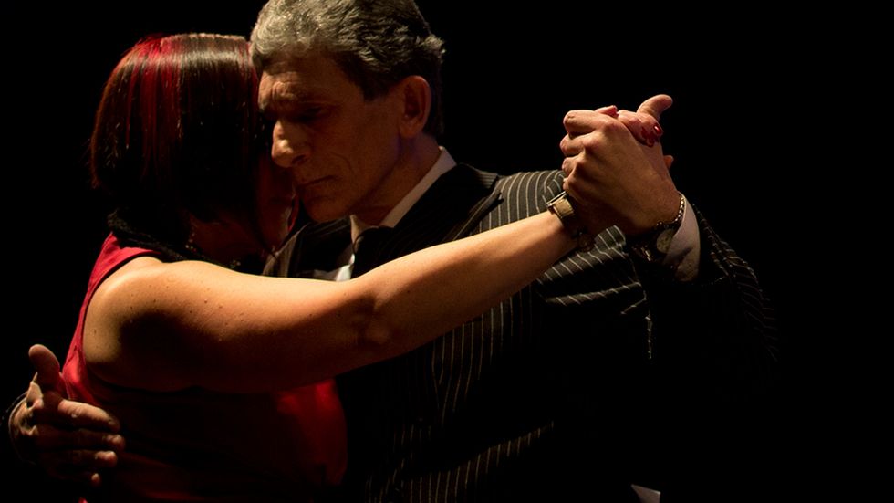 Kanske lära sig dansa tango? Att  söka nya utmaningar kan öka välbefinnandet.