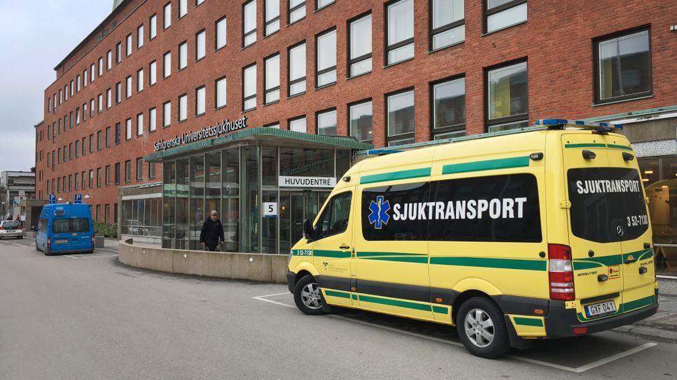 Personalfest på Sahlgrenska Universitetssjukhuset har lett till ett utbrott av covid-19 på avdelningen. Ett tjugotal personer har insjuknat.