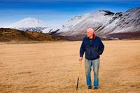 Fårbonden Sverrir Haraldsson, 86, bor vid foten av vulkanen Hekla på södra Island.
