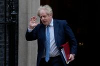 Storbritanniens premiärminister Boris Johnson utanför residenset 10 Downing Street.
