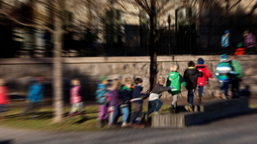 Fyra av fem ukrainska barn som flytt till Sverige går i svensk skola denna höst. Arkivbild.