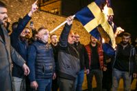Demonstranter i Turkiet tände eld på Sveriges flagga under lördagen.