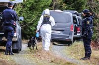 Polisens tekniker på platsen utanför Vetlanda där den försvunna 21-åriga kvinnan hittades död.