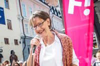 Gudrun Schymans framträdande på Donners plats i Visby lockade fler än en utfrågning av S-ledaren Stefan Löfven.