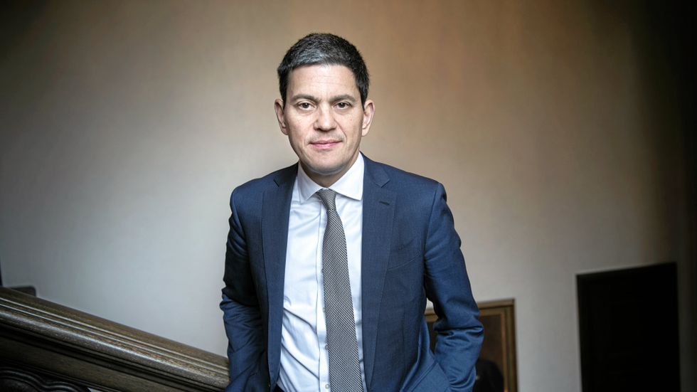 På måndagsmorgonen träffade David Miliband statsminister Stefan Löfven, på kvällen tog han emot ”Stockholm Human Rights Award” i Berwaldhallen.