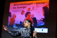 Kulturminister Alice Bah Kuhnke presenterar en budgetproposition i Skärholmen.