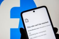Facebook och bolagets andra tjänster Instagram och Whatsapp låg nere på måndagskvällen.