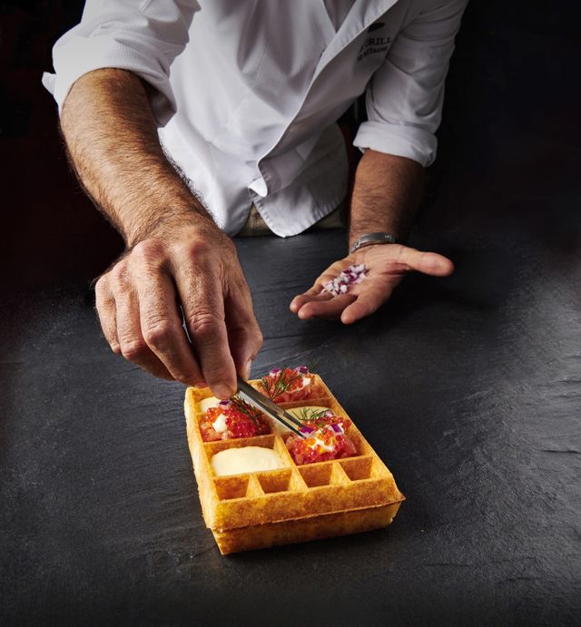 Tvåstjärnige Brysselkrögaren Yves Mattagne gör belgiska lyxvåfflor på sitt nya ställe Gaufres & Waffles.