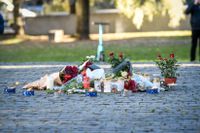 Efter ytterligare en dödsskjutning i Sverige så väcks tvivel kring Sveriges rykte som ett idealistiskt land, skriver Daily Mail. 
